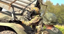 Siết chặt 2 gọng kìm ở Donetsk