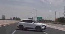 Xử phạt nữ tài xế quay xe đi ngược chiều trên cao tốc Hà Nội - Hải Phòng