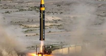 Israel giật mình khi Houthi bắt đầu sản xuất tên lửa đạn đạo có nhiều đầu đạn