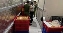 Triệt phá đường dây sản xuất yến chưng giả quy mô lớn: Thu giữ 38.000 lọ, kiểm tra không thấy có yến bên trong