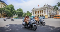 Khối nghệ sĩ khuấy đảo không khí lúc 4h sáng: Những gương mặt quen thuộc xuất hiện trước giờ G