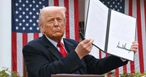 Ông Trump tiếp tục gửi thư thông báo thuế với một loạt nước, một quốc gia bị áp thuế gấp 5 lần ban đầu tuyên bố sẽ đáp trả tương xứng