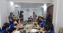 Công an đồng loạt ập vào 10 chi nhánh Công ty Dịch vụ Huy Hoàng FN, triệt phá đường dây dụ hàng trăm nghìn người mở thẻ tín dụng để chiếm đoạt tài sản