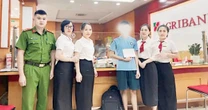 Nam sinh 2005 mang cả bọc tiền mặt 805 triệu đồng đến ngân hàng giao dịch: Nhân viên Agribank và công an vào cuộc phát hiện nguồn gốc số tiền