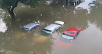 Xe bị ngập lụt do thiên tai, các loại bảo hiểm có trách nhiệm đền bù không?