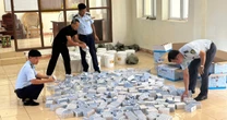 Khám xét 20 chiếc thùng nhựa ở Quảng Ninh, phát hiện sự thật bên trong
