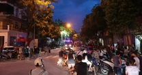 Người dân bần thần kể lại vụ nổ lớn gây cháy khiến 2 người tử vong ở Hà Nội: "Lúc đầu tôi tưởng là động đất"