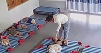 Bảo mẫu đánh trẻ dã man ở Quảng Nam: Quên tắt camera phụ huynh mới phát hiện