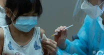 Tình hình COVID-19 tại châu Á: Nhiều nơi kêu gọi tiêm vắc-xin tăng cường