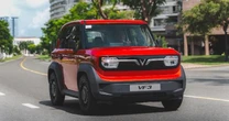 Chính thức: Từ hôm nay VinFast của ông Phạm Nhật Vượng giảm giá toàn dân, xe máy điện sẽ rẻ hơn xe xăng