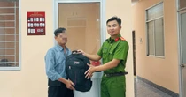 Người đàn ông ở Tây Ninh nhặt được balô chứa nhiều vàng, tiền
