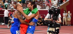 Dall’atletica un doppio sogno d’oro per l’Italia. Tamberi vola nel salto in alto. Jacobs è l’italiano più veloce del mondo