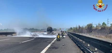 Scontro tra due camion: ancora un incidente mortale sull'A1 nel Piacentino