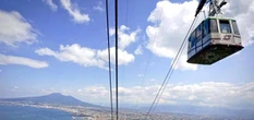 Nel Napoletano funivia ferma per un black out, 17 persone sospese nel vuoto in una cabina