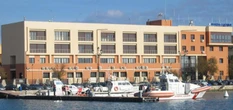 Barca in fiamme al largo di Trapani, tratti in salvo 13 turisti bolognesi