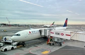 Delta says 'no thanks' to growing air travel trend, will keep big planes on long flights