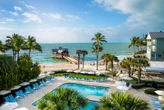 Our favorite points hotels near these 10 wacky and wonderful US roadside attractions
