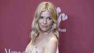 Sienna Miller, prime foto da neomamma: passeggiata con la bambina in un marsupio da quasi 4mila euro