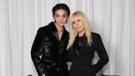 Donatella Versace incorona Hyunjin, chi è il cantante principe della Maison