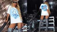 Beyoncé, la T-shirt diventa un vestito: è una birthday girl con stivali di strass