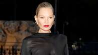 Kate Moss compie 50 anni: lo stile della modella che ha cambiato il mondo della moda