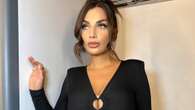 Elettra Lamborghini con l’oblò gioiello sul seno: è “classy” in total black