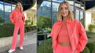 Chiara Ferragni in total pink: look monocolore fluo per il fine settimana in Svizzera