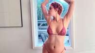 Tallulah Willis in micro bikini, la figlia di Demi Moore abbina il costume ai capelli