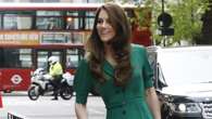 Kate Middleton in abito chemisier verde smeraldo (e il colore non è una scelta casuale)