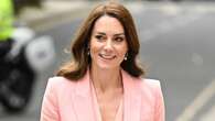 Kate Middleton con la cintura di perle: perché ha scelto il tailleur rosa per l’incontro al museo