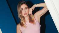 Valentina Ferragni, look monocolore con borsa da 6000 euro: “Ragazza in rosa dal 1992”