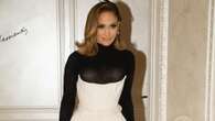 Jennifer Lopez a Verissimo sfoggia un elegante look bicolor: è regina di stile in bianco e nero