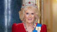 Camilla per la prima volta con la tiara di rubini birmani: perché fu tra le preferite di Elisabetta II