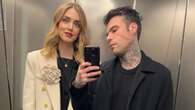 Chiara Ferragni, per la cena di San Valentino con Fedez sceglie il cappotto bianco