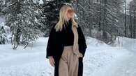 Chanel Totti a St. Moritz con mamma Ilary Blasi: sulla neve indossa tuta orsetto e sneakers griffate