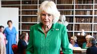 Camilla in tour con Carlo dopo l’incoronazione: in Irlanda veste di verde e ricorda Elisabetta II