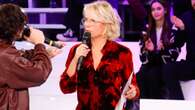 Maria De Filippi cambia stile ad Amici: il look western con camicia da 1000 euro