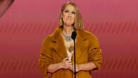 Celine Dion ai Grammy Awards 2024: torna in pubblico col maxi cappotto che nasconde lo spacco