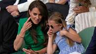 La principessa Charlotte per la prima volta a Wimbledon: è una lady con occhiali da sole e trecce