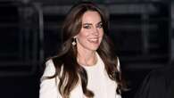 Il bianco Natale di Kate Middleton: è angelica in total white (con orecchini da 7000 euro)