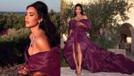 Kim Kardashian alla sfilata di Dolce&Gabbana incanta con l’abito dal maxi strascico