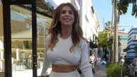 L’autunno di Elisabetta Canalis è no-bra: il maglione si indossa senza reggiseno