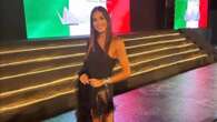 Elisabetta Gregoraci torna a Miss Calabria con piume e diamanti: “Avevo 17 anni quando ho vinto”