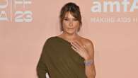 Carla Bruni a Venezia 2023: una lezione di eleganza con tre look da top