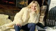 Michelle Hunziker lancia il nuovo trend per l’inverno 2024: sulla neve indossa il cappotto fluffy