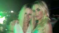 Ilary Blasi in vacanza con Michelle Hunziker: per la serata in discoteca si veste d’argento