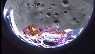 Il lander USA Odysseus invia le prime foto dalla Luna, ma si è ribaltato su un lato: cos'è successo