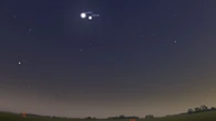 Questa sera la Luna sarà accompagnata da un gioiello luminoso, Giove: a che ora vederli nel cielo