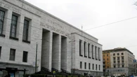 Professoressa universitaria truffata per due milioni di euro: condannati due badanti e un avvocato