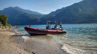 Si tuffa nel lago di Como insieme agli amici e sprofonda, gravissimo un 21enne